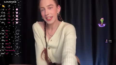 avril_pearly_ online show from January 17, 2025, 7:49 pm