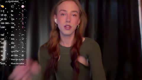 avril_pearly_ online show from May 2, 2026, 10:42 am