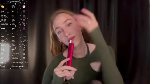 avril_pearly_ online show from May 8, 2026, 10:42 am