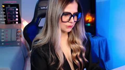 Snapshot of avrill_morgan chatting on September 19, 2025, 9:04 pm Avrill Morgan online show from September 19, 2025, 9:04 pm