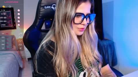 Snapshot of avrill_morgan chatting on October 5, 2025, 8:51 pm Avrill Morgan online show from October 5, 2025, 8:51 pm