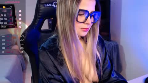 Snapshot of avrill_morgan chatting on October 13, 2025, 3:34 pm Avrill Morgan online show from October 13, 2025, 3:34 pm