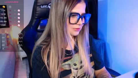 Snapshot of avrill_morgan chatting on October 19, 2025, 3:56 pm Avrill Morgan online show from October 19, 2025, 3:56 pm