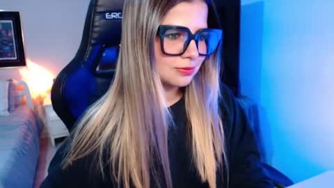 Snapshot of avrill_morgan chatting on October 21, 2025, 8:31 pm Avrill Morgan online show from October 21, 2025, 8:31 pm