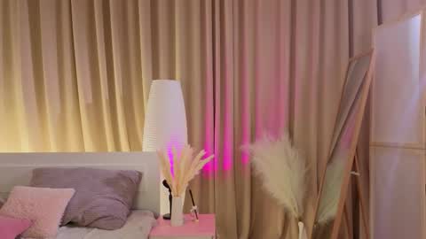 Snapshot of avrillemell chatting on February 20, 2026, 9:37 pm Avril online show from February 20, 2026, 9:37 pm