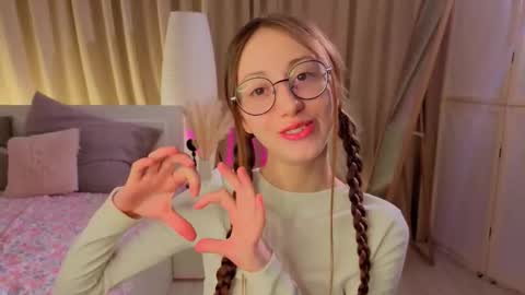 Snapshot of avrillemell chatting on February 22, 2026, 9:13 pm Avril online show from February 22, 2026, 9:13 pm