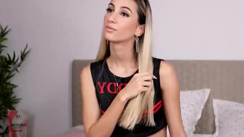 awalynch online show from October 15, 2025, 3:28 am