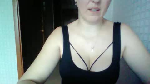 Snapshot of awesomeladyy chatting on February 25, 2026, 8:57 am awesomeladyy online show from February 25, 2026, 8:57 am