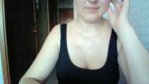 Snapshot of awesomeladyy chatting on March 12, 2026, 7:58 am awesomeladyy online show from March 12, 2026, 7:58 am