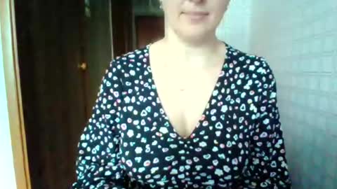 Snapshot of awesomeladyy chatting on March 21, 2026, 8:41 am awesomeladyy online show from March 21, 2026, 8:41 am