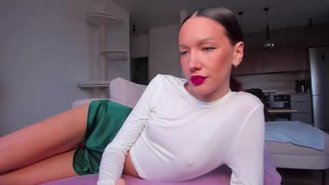 Awgustina online show from October 20, 2025, 7:31 am