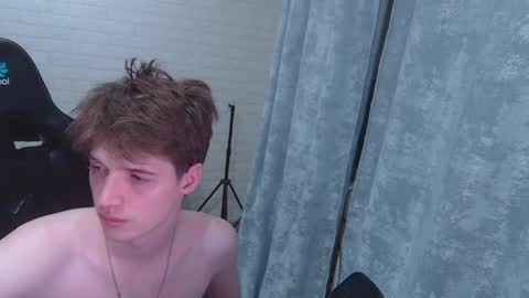 axel_0ne online show from May 26, 2026, 7:54 pm