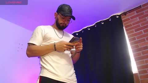 Independiente Model online show from January 14, 2026, 12:33 pm