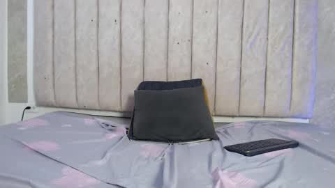 axel_grays online show from March 10, 2025, 10:02 pm
