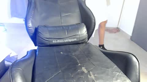 axel_grays online show from March 11, 2025, 1:05 am