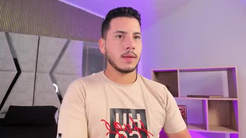 axel_grey_ online show from February 12, 2026, 12:55 pm
