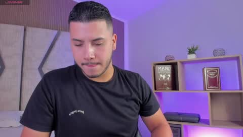 axel_grey_ online show from April 22, 2026, 12:39 pm
