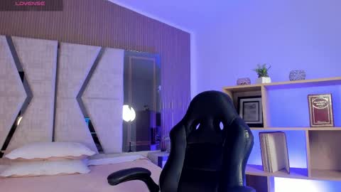 axel_grey_ online show from May 2, 2026, 12:43 pm