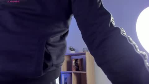 axel_grey_ online show from May 4, 2026, 12:45 pm