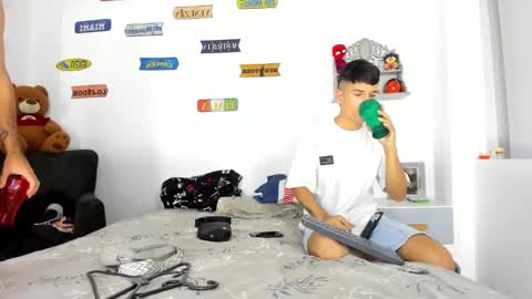 axel_hall_ online show from September 24, 2025, 7:06 pm