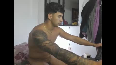 axel_hendrick online show from June 20, 2026, 10:23 pm
