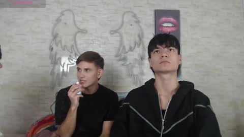 axel_milo_and_kairo online show from November 19, 2025, 3:28 am