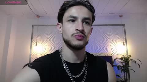 Axel  online show from May 2, 2026, 3:39 pm