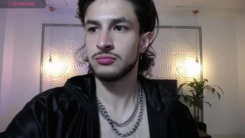 Axel  online show from June 10, 2026, 1:06 am