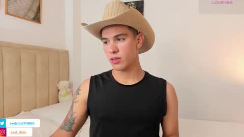 axel slim online show from November 23, 2025, 2:22 am