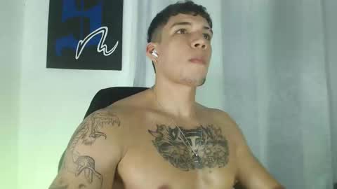INDEPENDENT MODEL  online show from February 21, 2025, 5:46 am