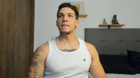 INDEPENDENT MODEL  online show from September 9, 2025, 4:45 am