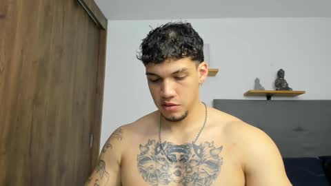 Snapshot of axel_taylor21 chatting on October 4, 2025, 1:47 am INDEPENDENT MODEL online show from October 4, 2025, 1:47 am