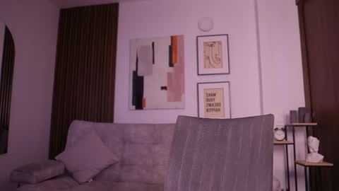 Agustin online show from September 12, 2025, 7:14 pm