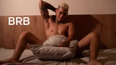 Agustin online show from October 10, 2025, 9:03 pm