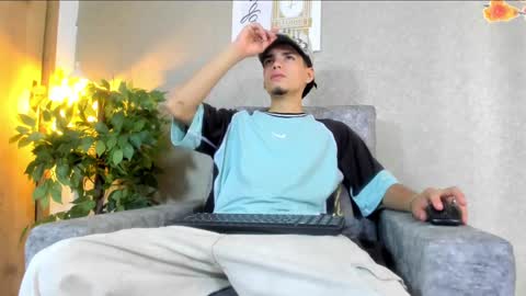 Snapshot of axel_wiliams chatting on October 6, 2025, 6:49 pm axel online show from October 6, 2025, 6:49 pm