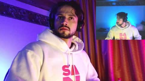 axelcr0ss online show from September 21, 2025, 6:04 am