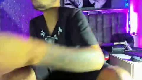 Axell Cross2 online show from June 11, 2026, 2:33 am