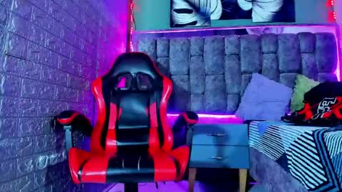 Axell Cross2 online show from July 6, 2026, 1:13 am