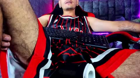 Axell Cross2 online show from July 31, 2026, 2:16 pm