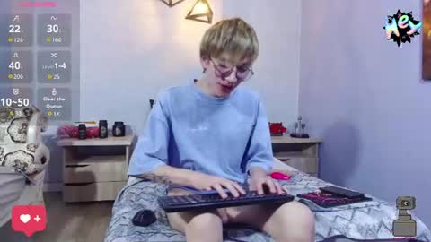 Snapshot of axell_stone chatting on July 14, 2026, 8:36 pm axell_stone online show from July 14, 2026, 8:36 pm