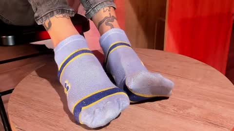 Snapshot of axellcollins chatting on December 19, 2024, 9:06 pm im your little femboy ALEX online show from December 19, 2024, 9:06 pm