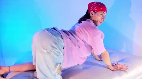 Snapshot of axellcollins chatting on February 8, 2025, 2:36 am im your little femboy ALEX online show from February 8, 2025, 2:36 am