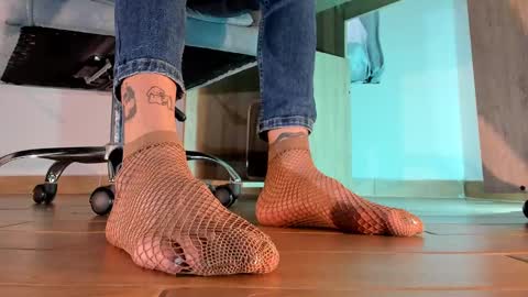 Snapshot of axellcollins chatting on February 16, 2025, 9:05 pm im your little femboy ALEX online show from February 16, 2025, 9:05 pm