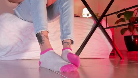 Snapshot of axellcollins chatting on September 14, 2025, 7:07 am im your little femboy  ALEX   online show from September 14, 2025, 7:07 am