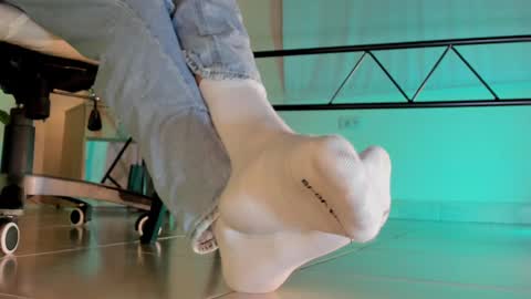 Snapshot of axellcollins chatting on September 17, 2025, 6:26 am im your little femboy  ALEX   online show from September 17, 2025, 6:26 am