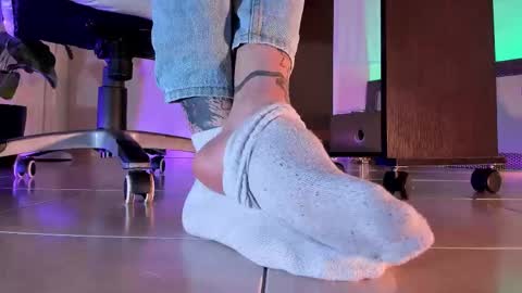 Snapshot of axellcollins chatting on October 8, 2025, 9:45 pm im your little femboy  ALEX   online show from October 8, 2025, 9:45 pm