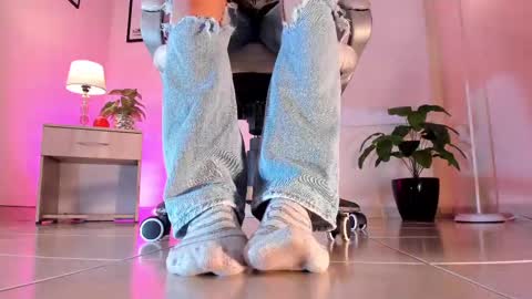 Snapshot of axellcollins chatting on October 12, 2025, 10:20 pm im your little femboy  ALEX   online show from October 12, 2025, 10:20 pm