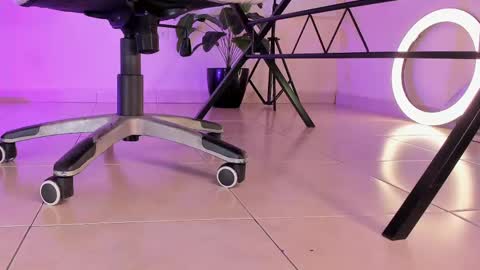 Snapshot of axellcollins chatting on October 25, 2025, 12:40 am im your little femboy  ALEX   online show from October 25, 2025, 12:40 am