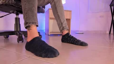 im your little femboy  ALEX   online show from December 22, 2025, 8:50 pm