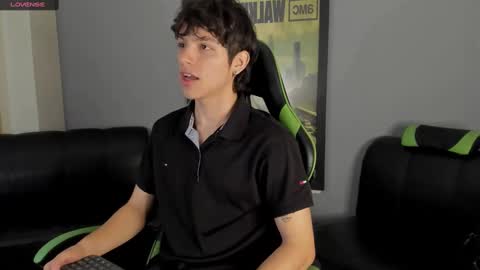 Axel Raven online show from December 31, 2024, 4:35 pm